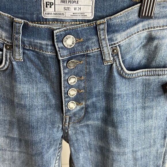 Free People Reagan Button fly Skinny high rise jeans raw hem Size 24 NWT - Picture 3 of 8